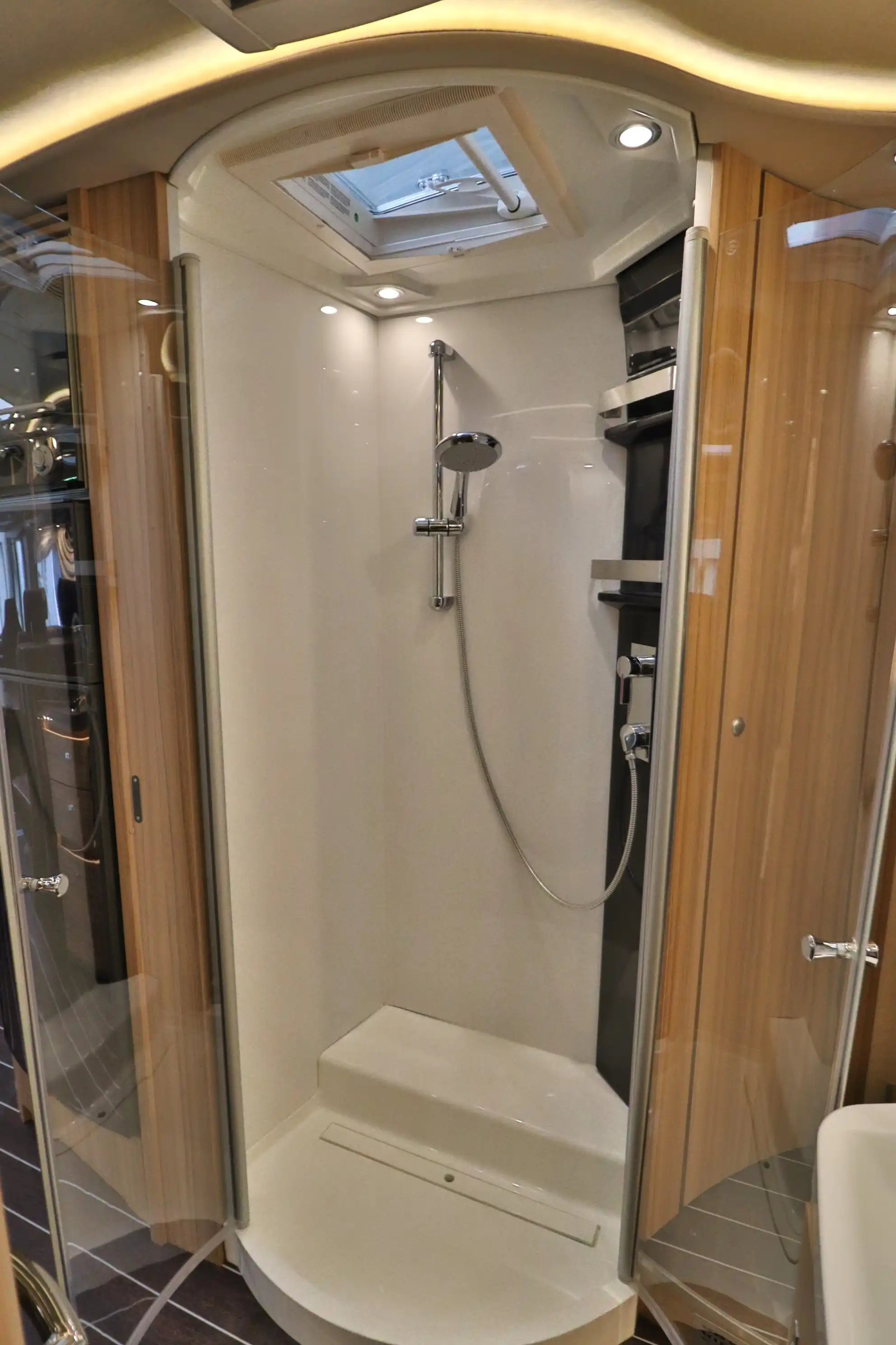 KNAUS SUN I 900 LX